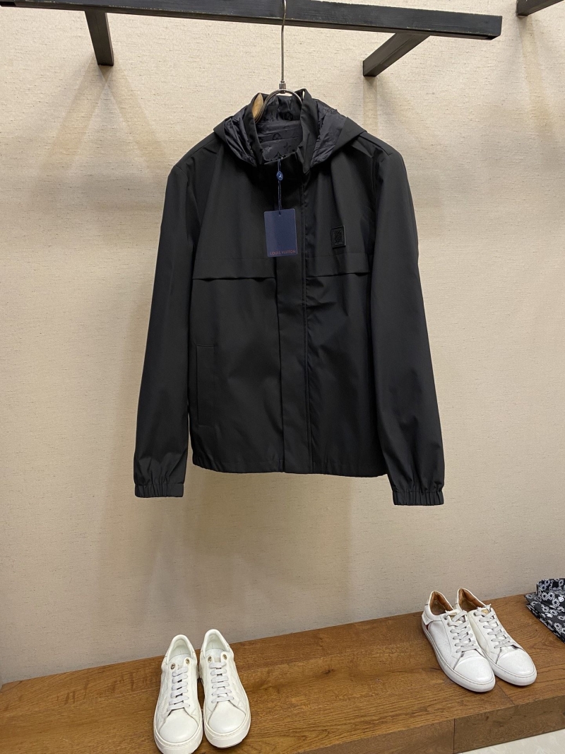 l0vis Vvtt0n outwear